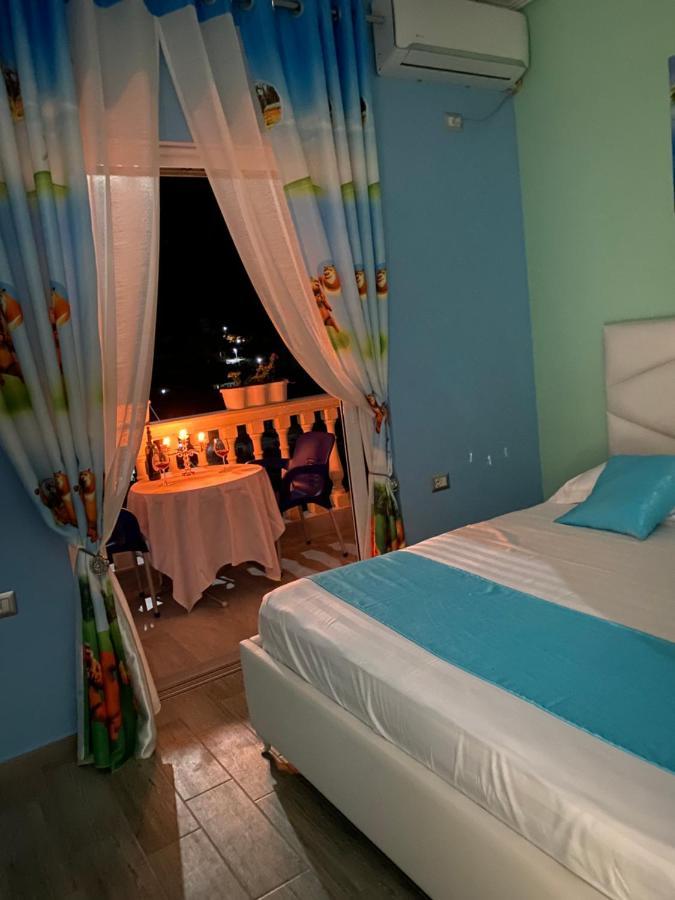 Vila Sinani Sarande Bagian luar foto