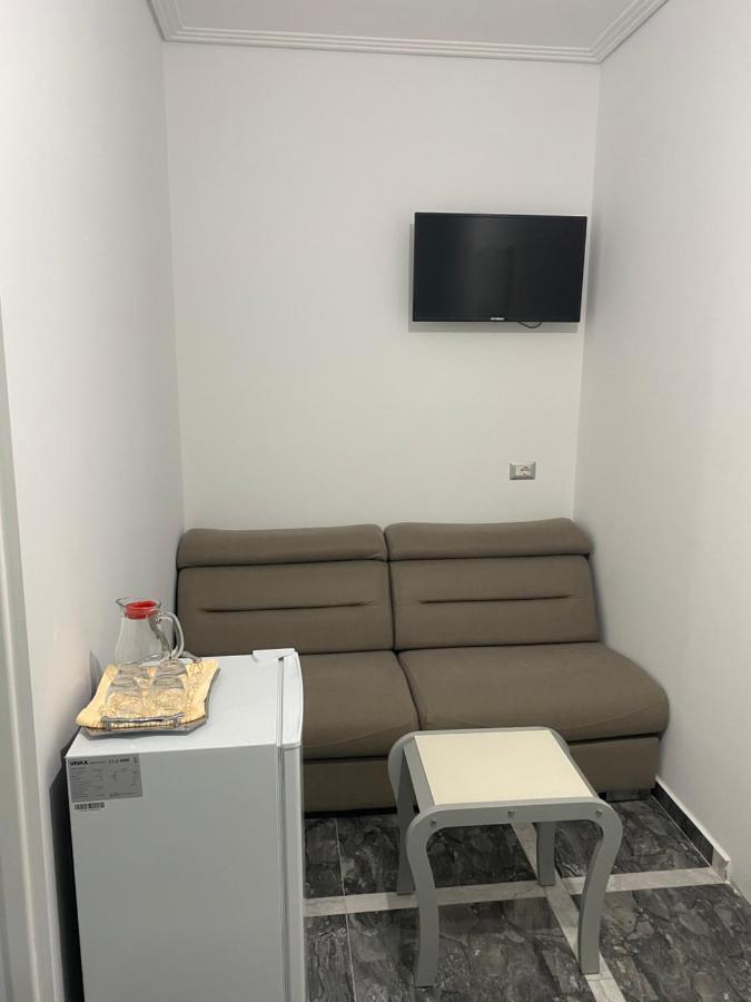Vila Sinani Sarande Bagian luar foto