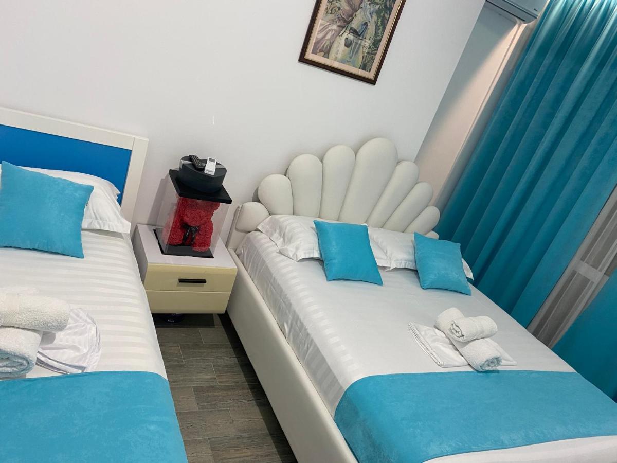 Vila Sinani Sarande Bagian luar foto