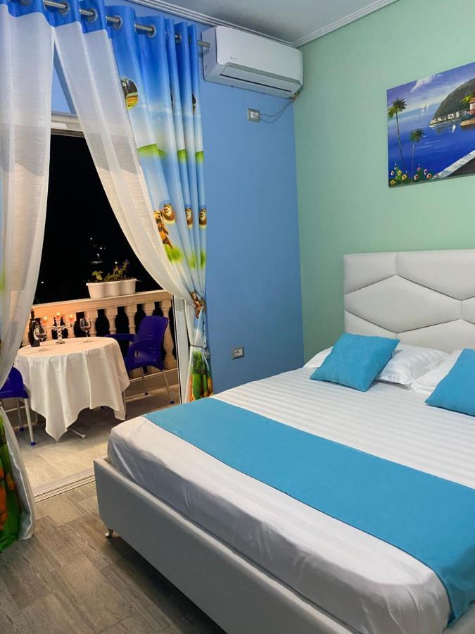 Vila Sinani Sarande Bagian luar foto