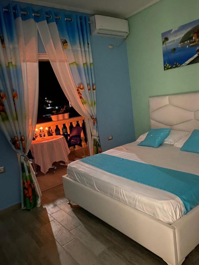 Vila Sinani Sarande Bagian luar foto