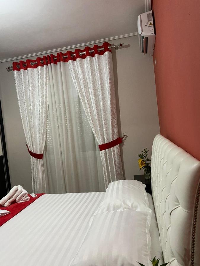 Vila Sinani Sarande Bagian luar foto