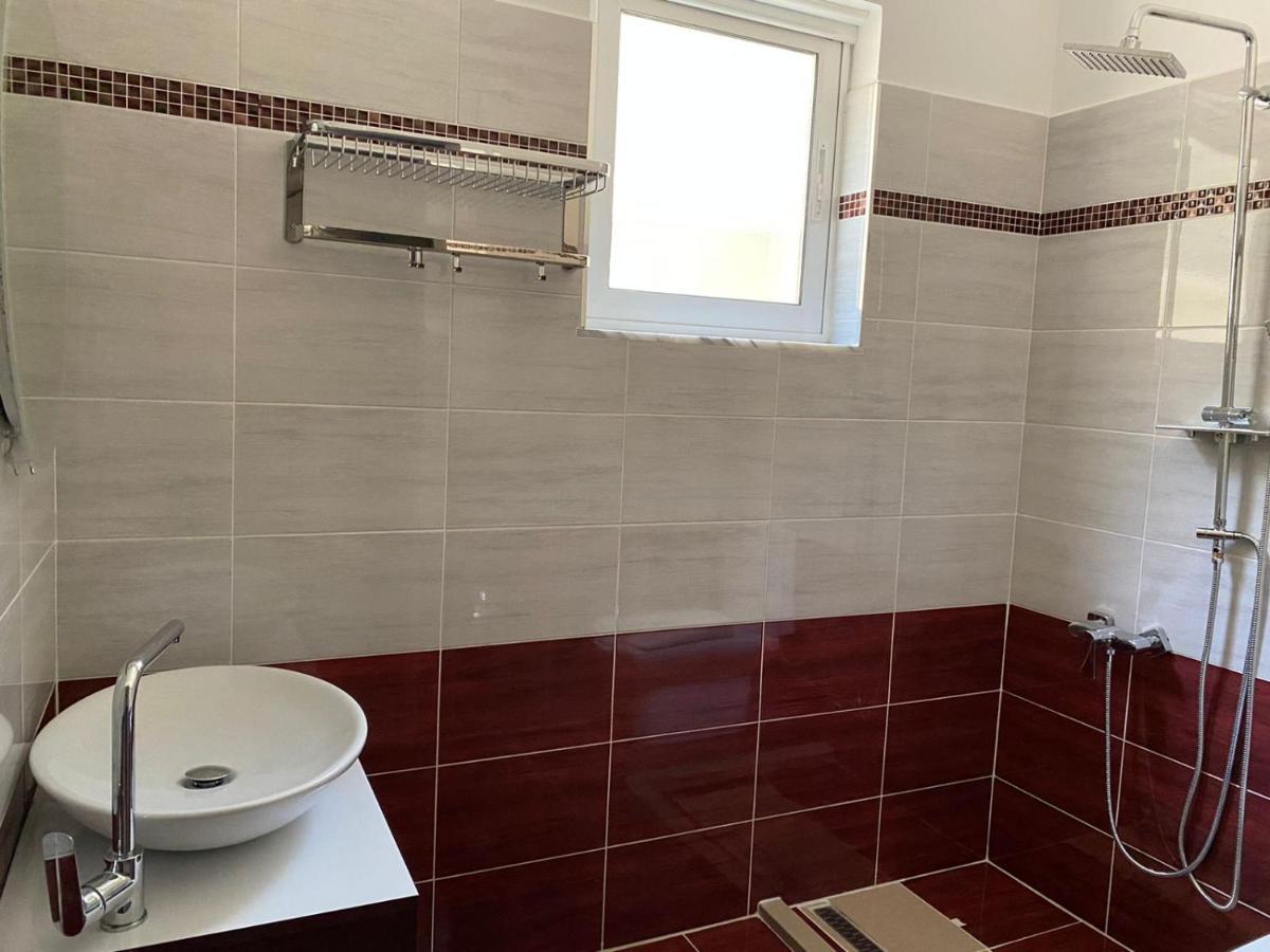 Vila Sinani Sarande Bagian luar foto