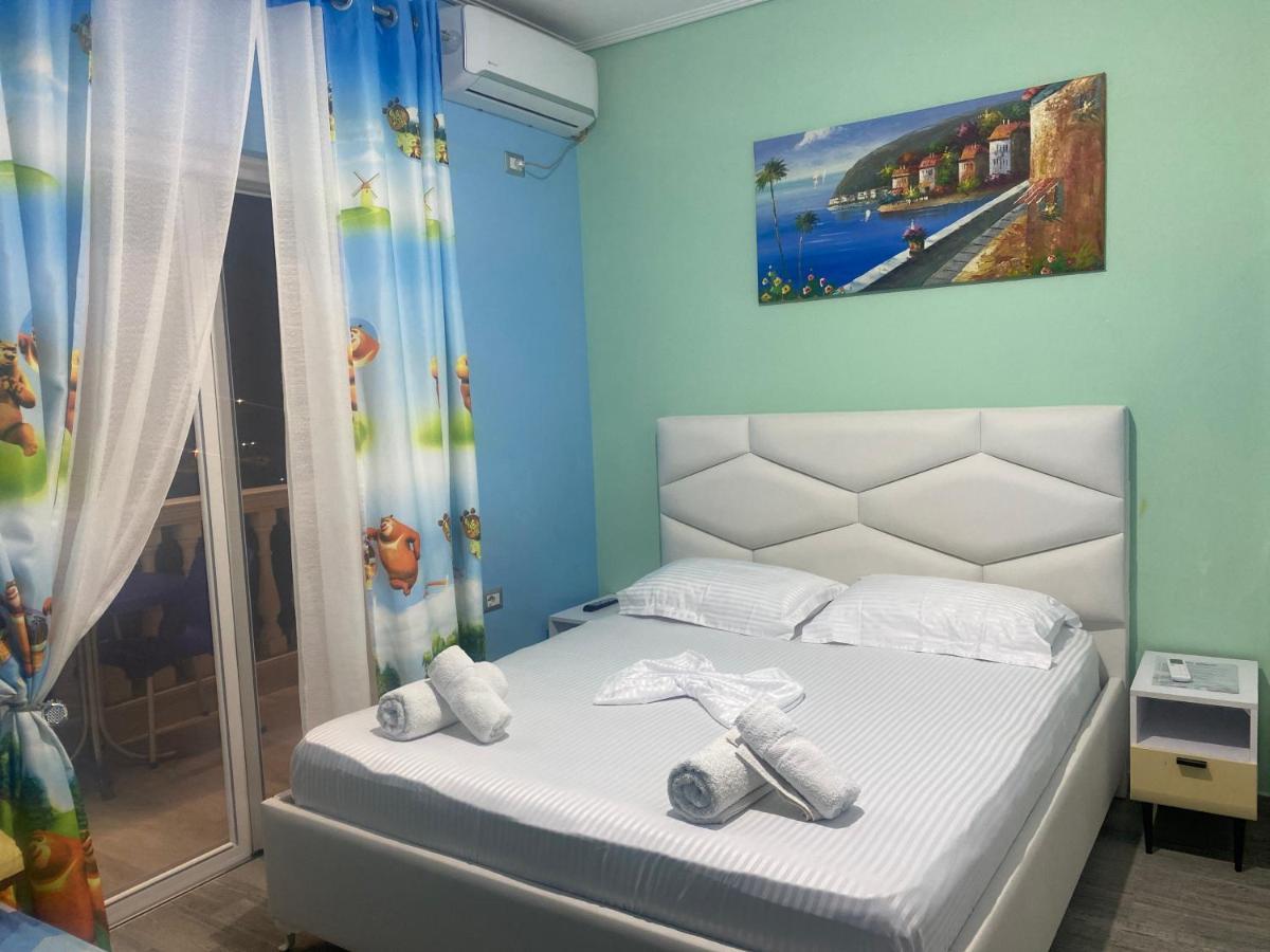 Vila Sinani Sarande Bagian luar foto