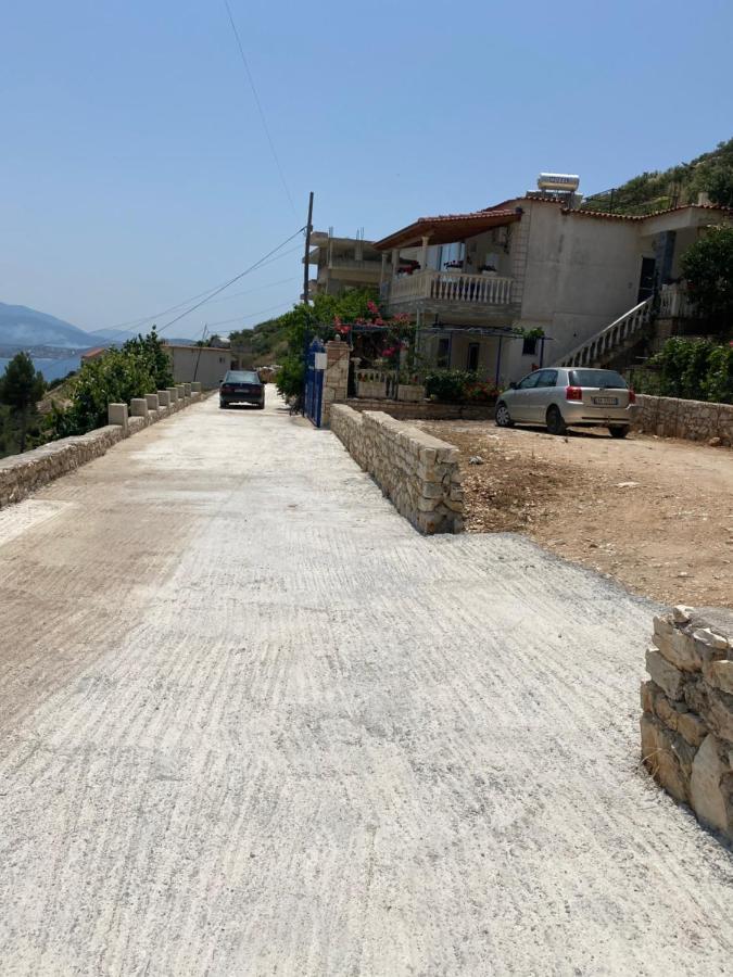 Vila Sinani Sarande Bagian luar foto