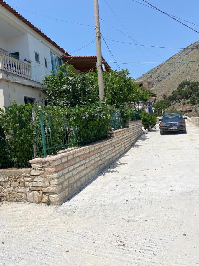 Vila Sinani Sarande Bagian luar foto