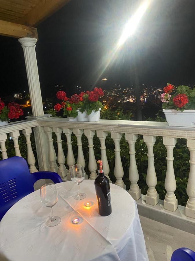 Vila Sinani Sarande Bagian luar foto