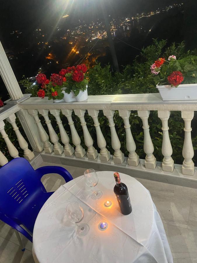 Vila Sinani Sarande Bagian luar foto